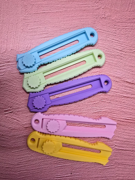 Box Cutter (blade included)