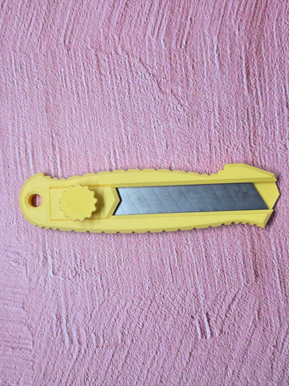 Box Cutter (blade included)